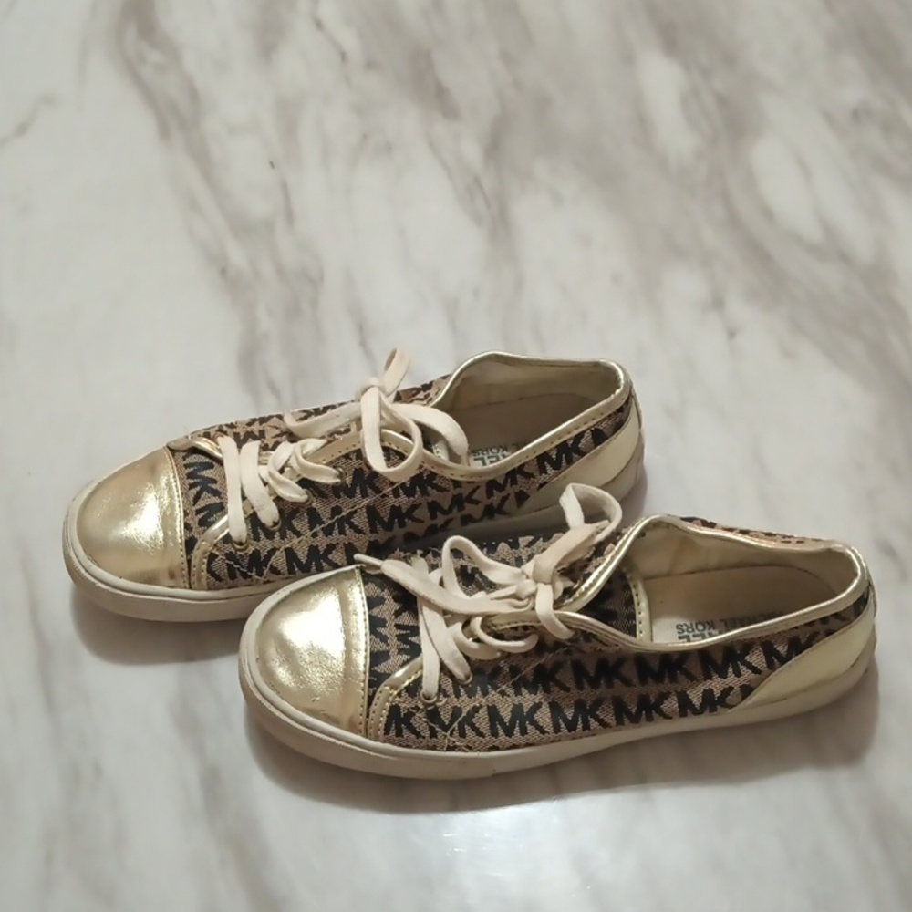 Michael Kors shoes size 4